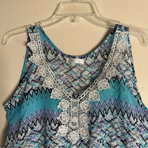 Women’s Lace V Neck Silk Blend Blue Sleeveless Top XL - Picture 3 of 9